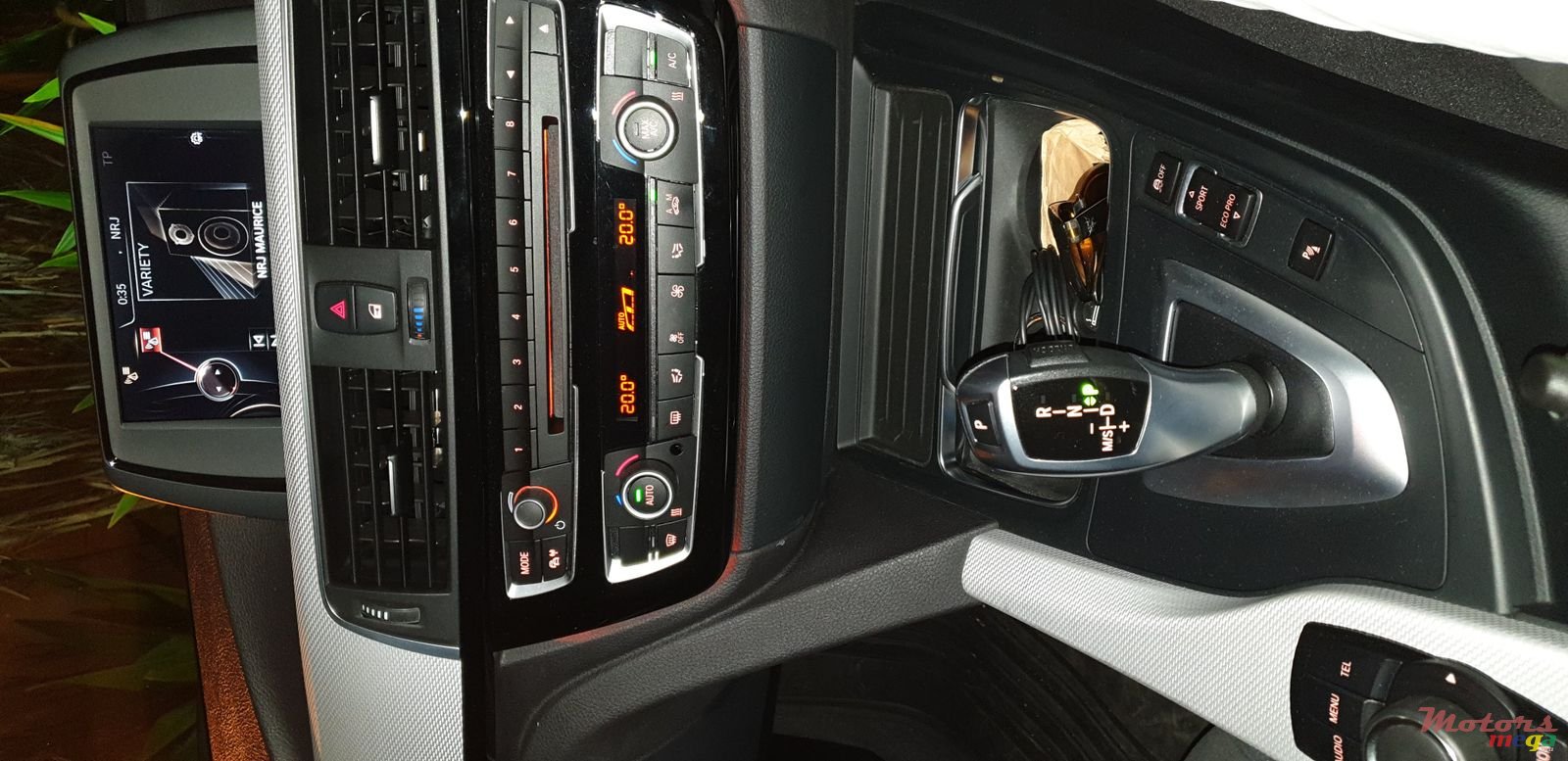 2017' BMW 3 Series photo #2