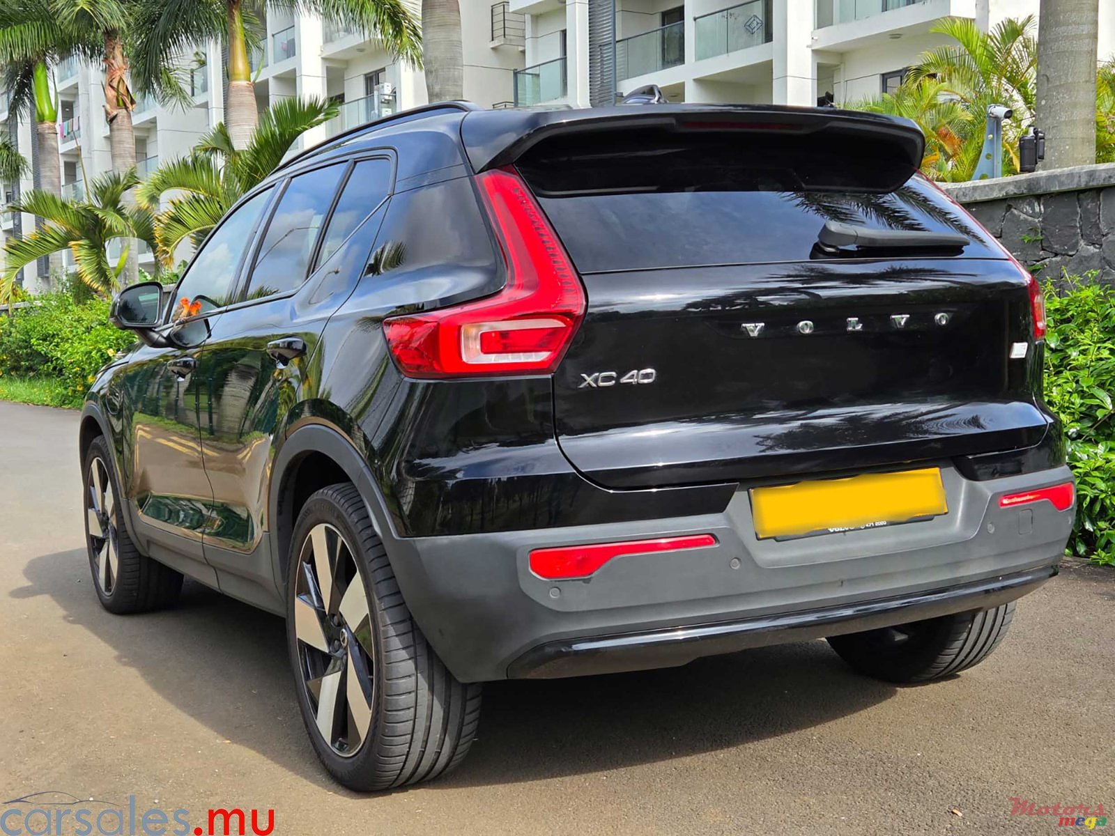 2024' Volvo XC40 1.5 T5 Recharge photo #3