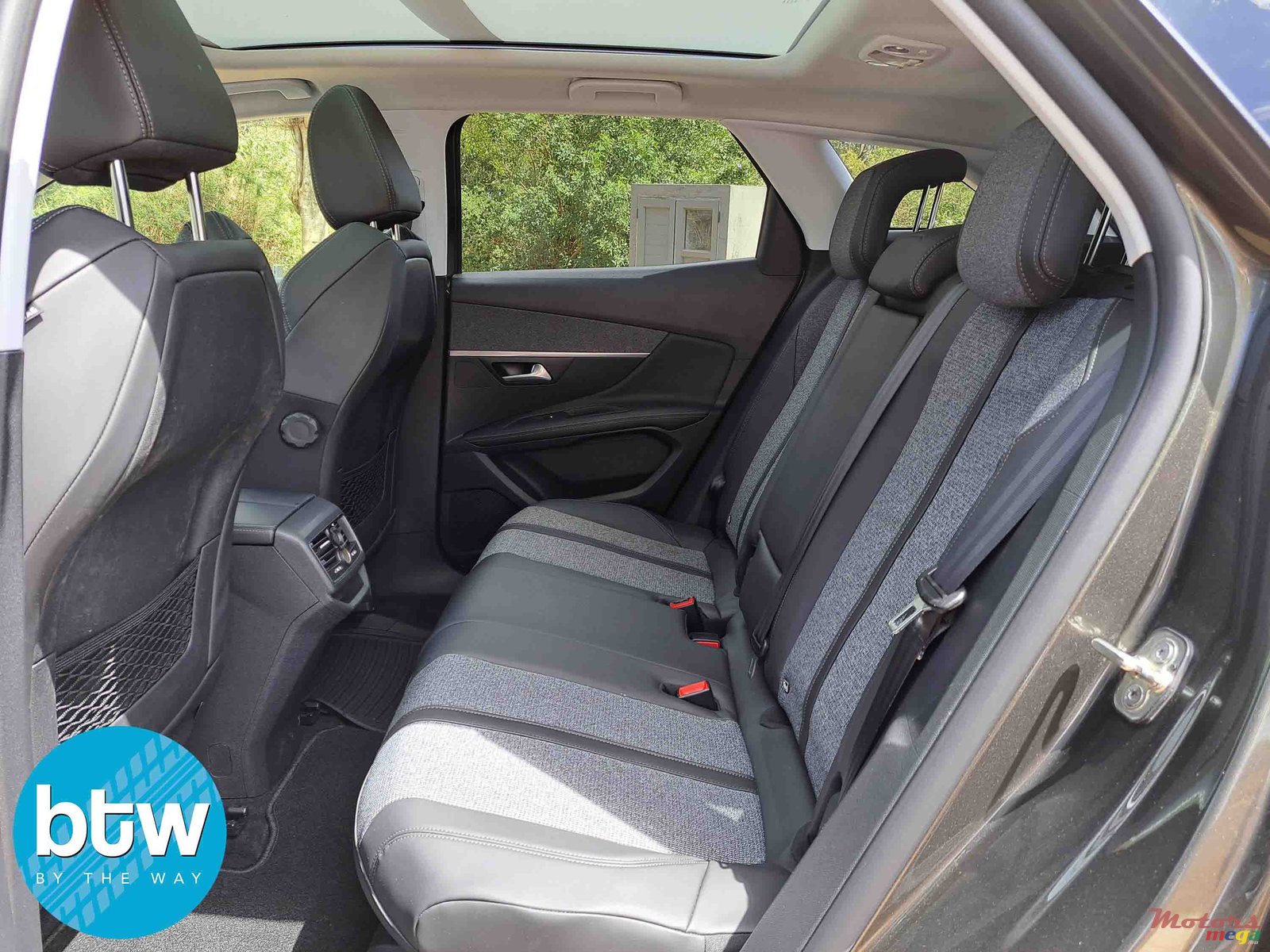 2019' Peugeot 3008 photo #3