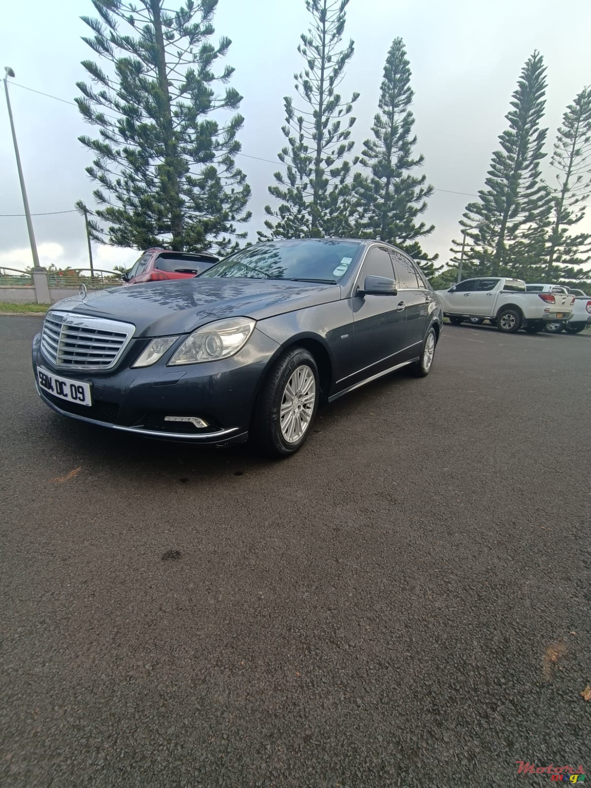 2009' Mercedes-Benz 250 photo #1