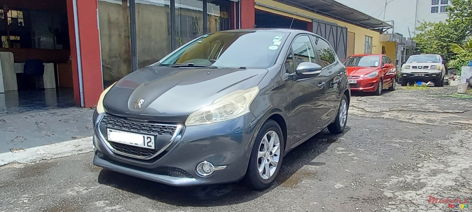 2012' Peugeot 208 photo #1