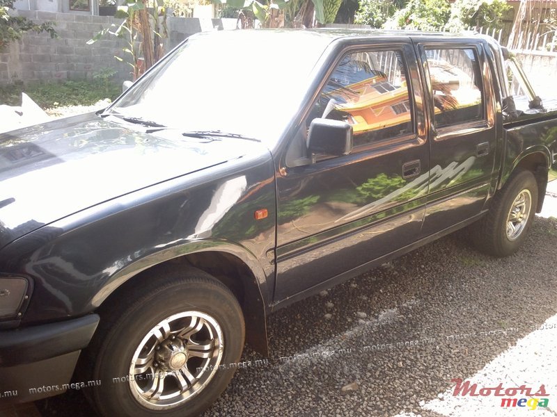 1998' Isuzu photo #2