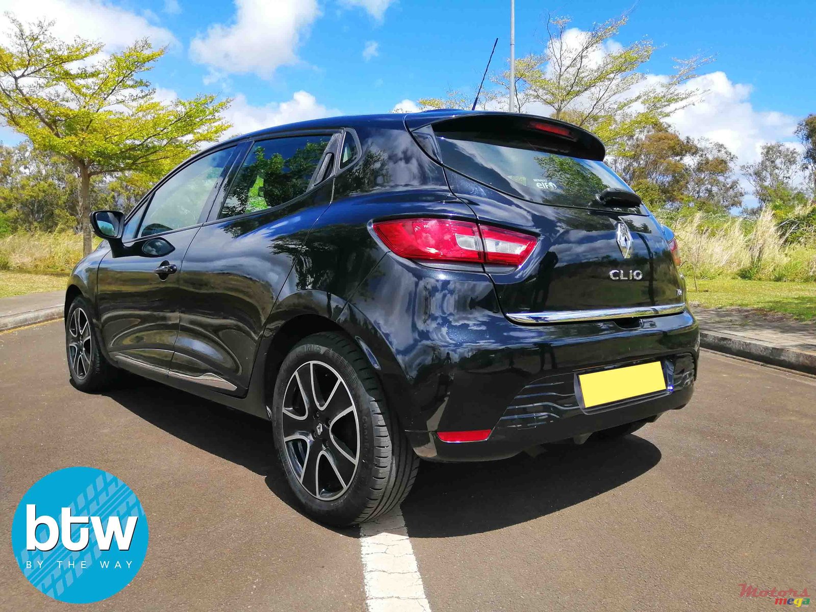 2014' Renault Clio photo #3