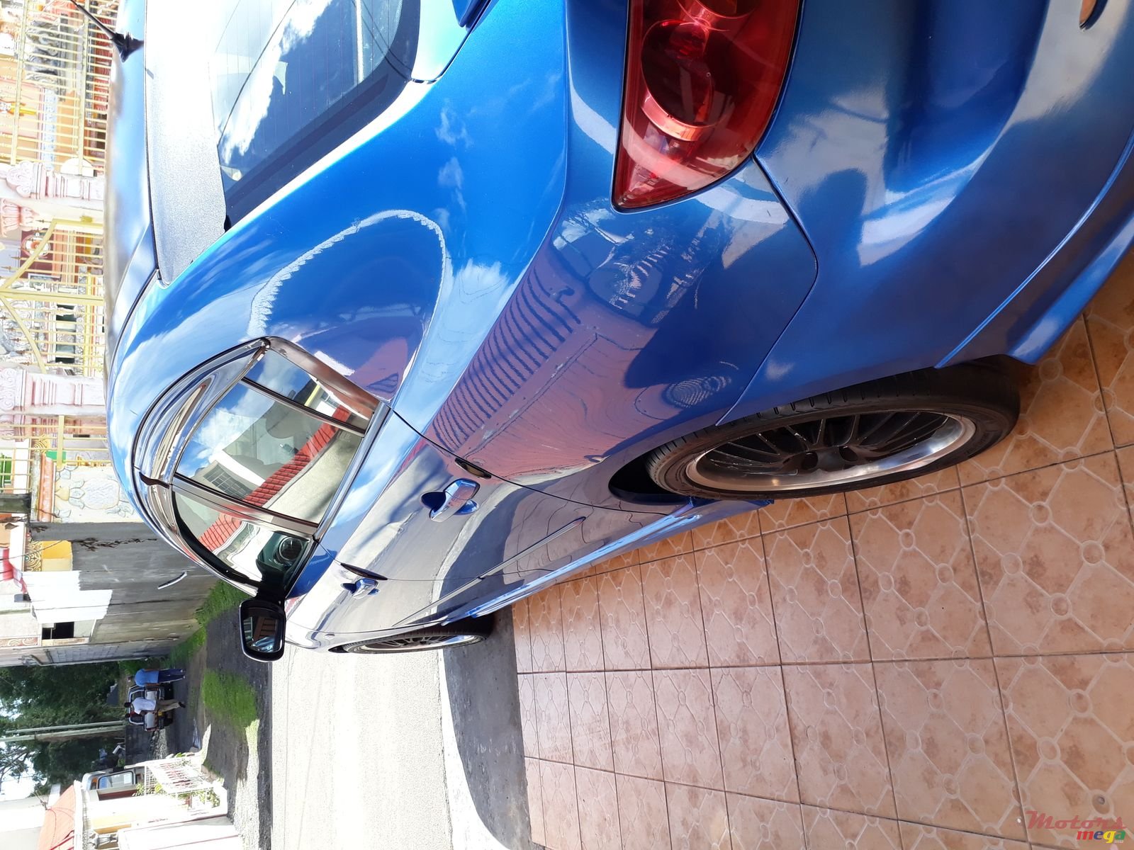 2005' Mazda Mazda3 photo #3