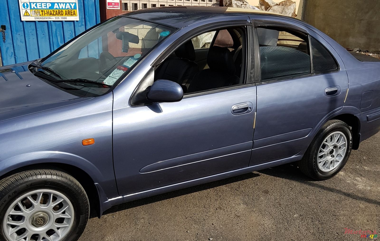 2003' Nissan N16 Full Option photo #3