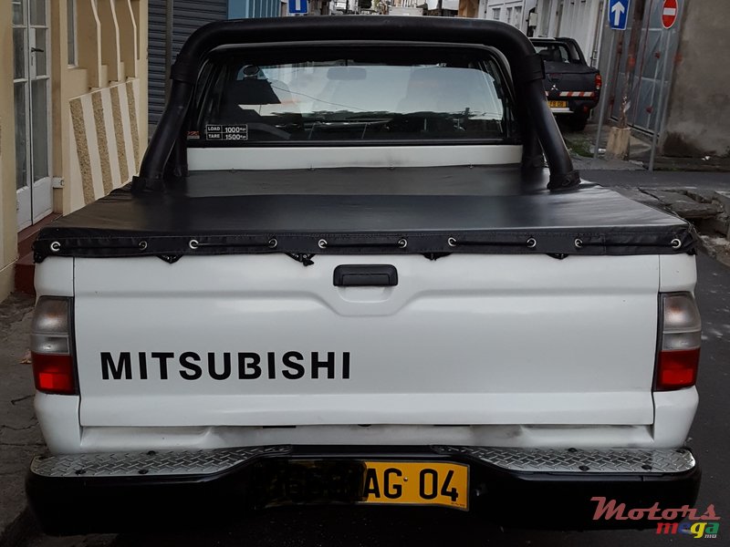 2004' Mitsubishi L 200 photo #3