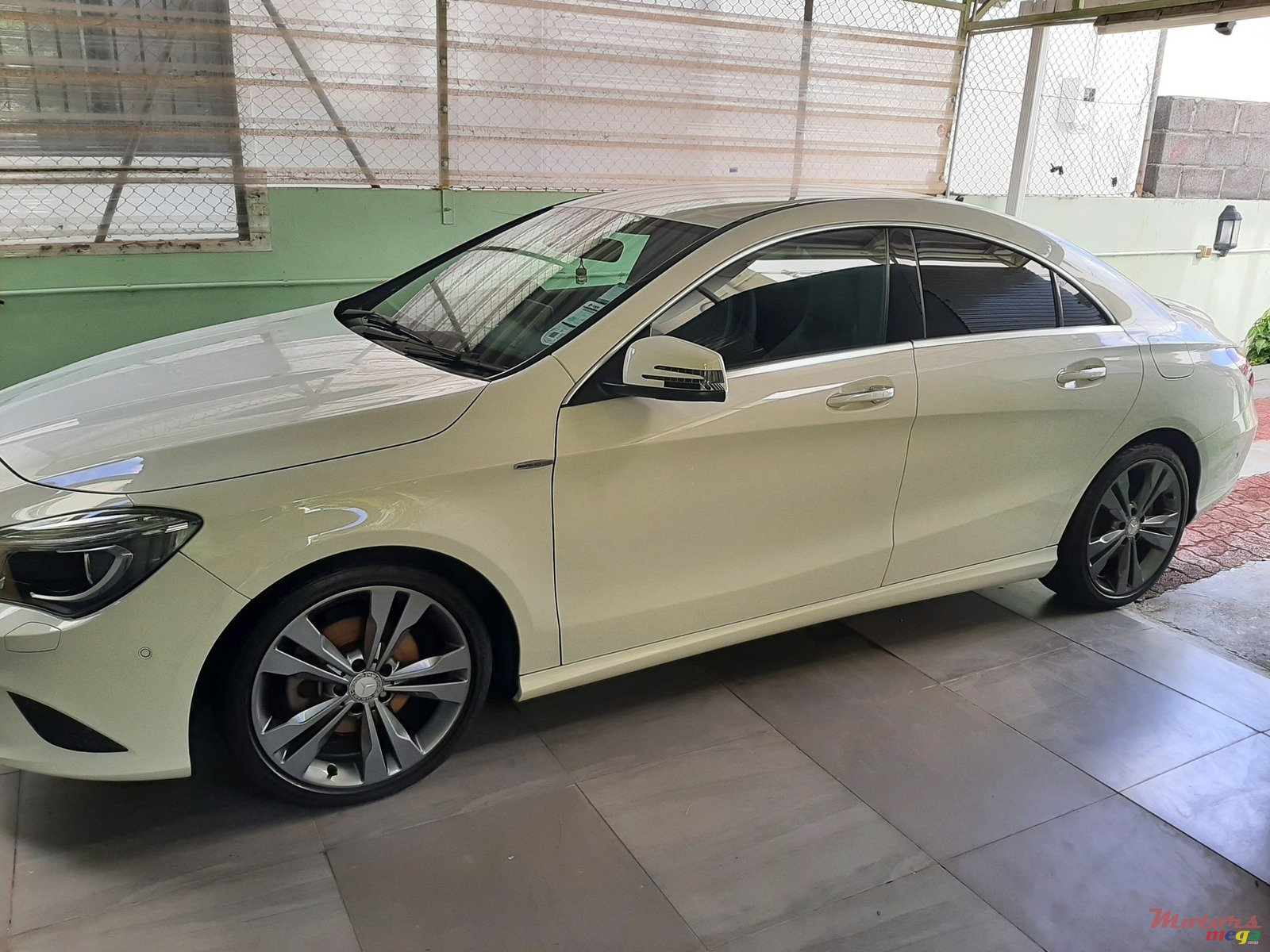 2015' Mercedes-Benz CLA 180 na photo #5