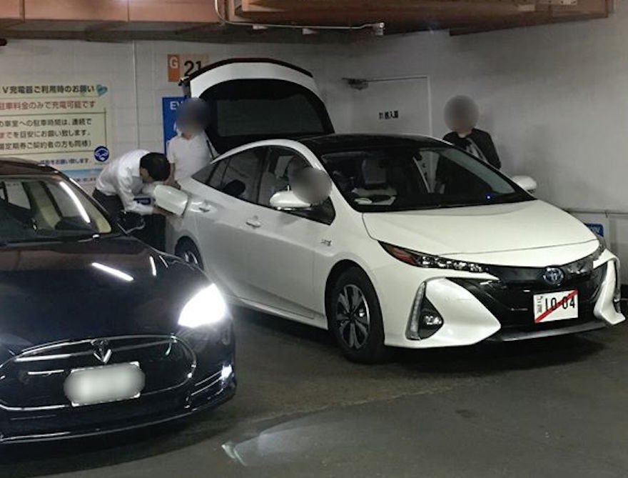 Toyota Prius PHV (Toyota Prius Prime) Spotted Next To A Tesla Model S