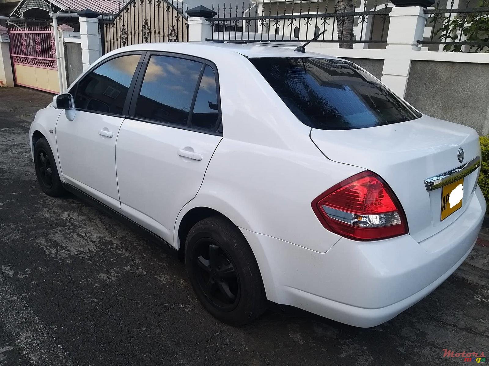 2006' Nissan Tiida Latio photo #5