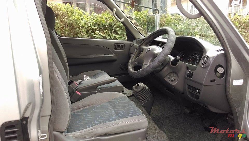 2003' Nissan Urvan E25 photo #3