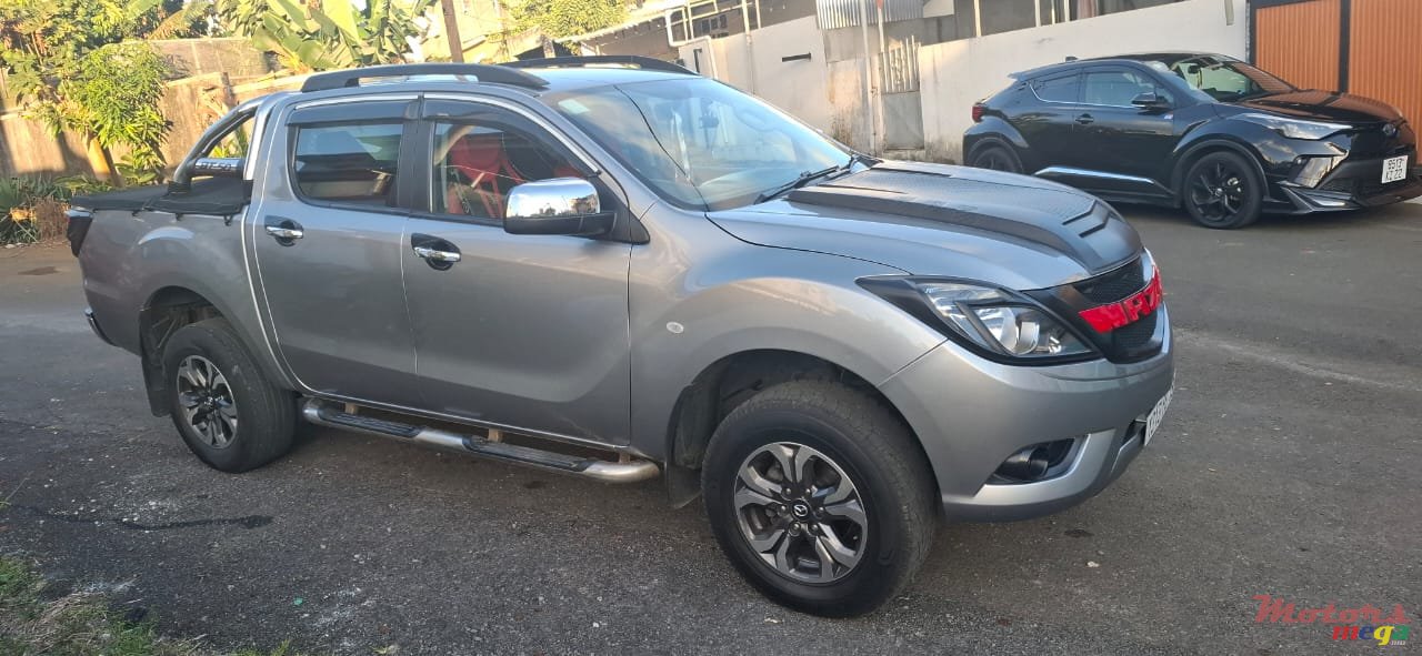 2019' Mazda BT-50 photo #6