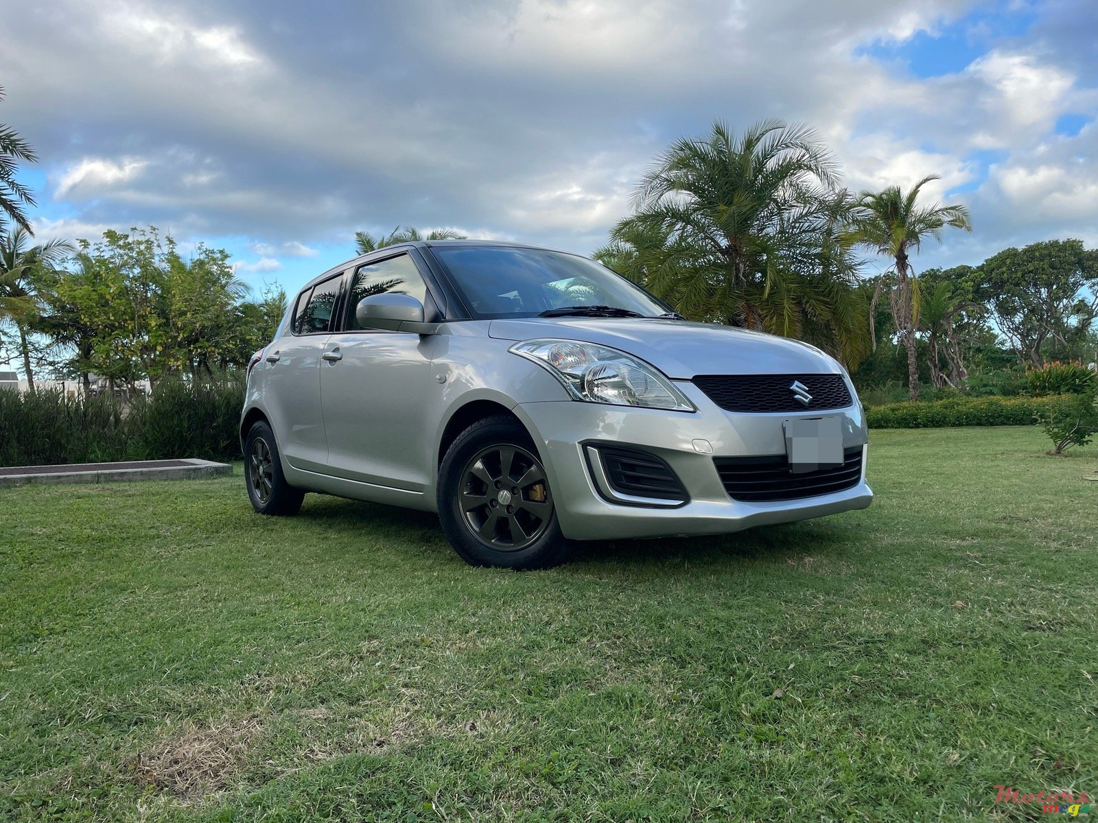 2014' Suzuki Swift photo #1