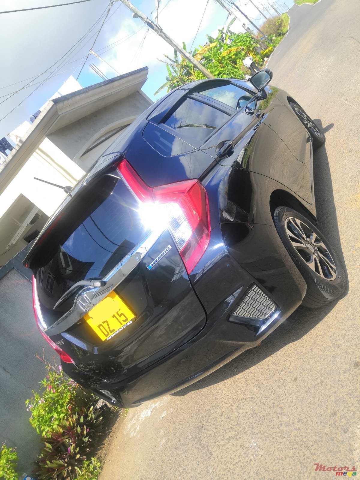 2015' Honda Fit Hybrid L package photo #2