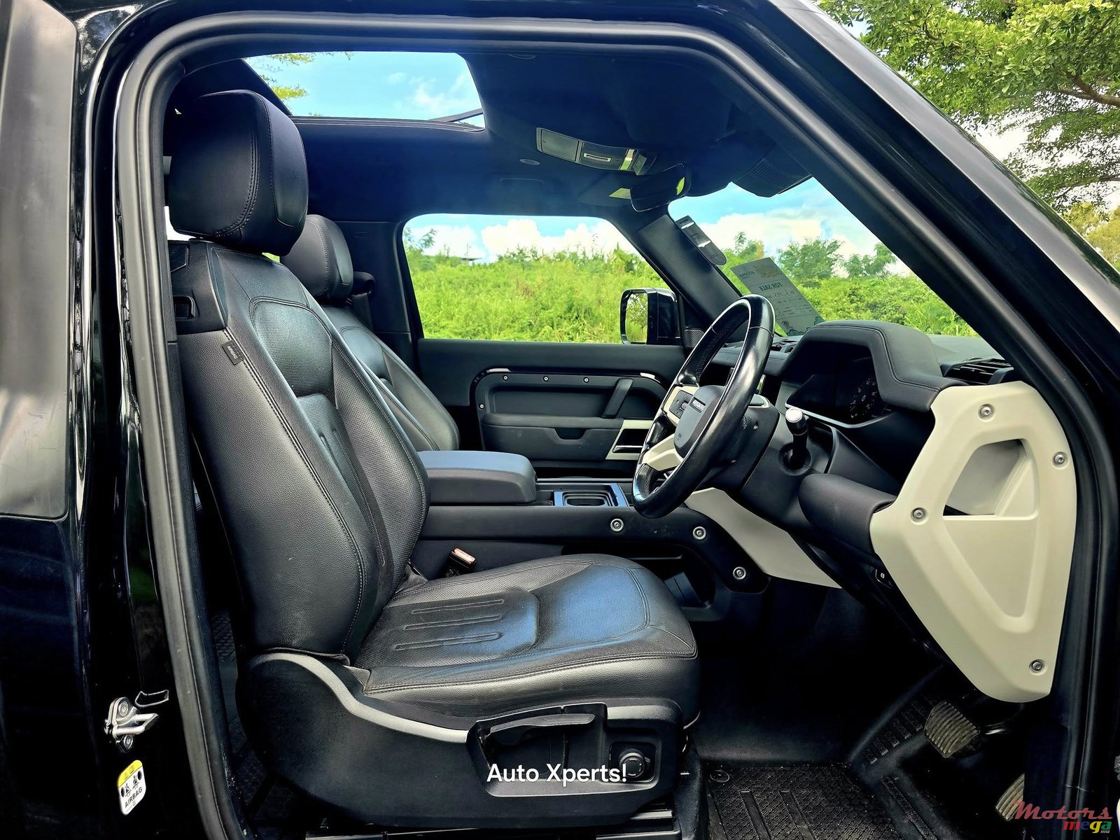 2021' Land Rover Defender photo #6