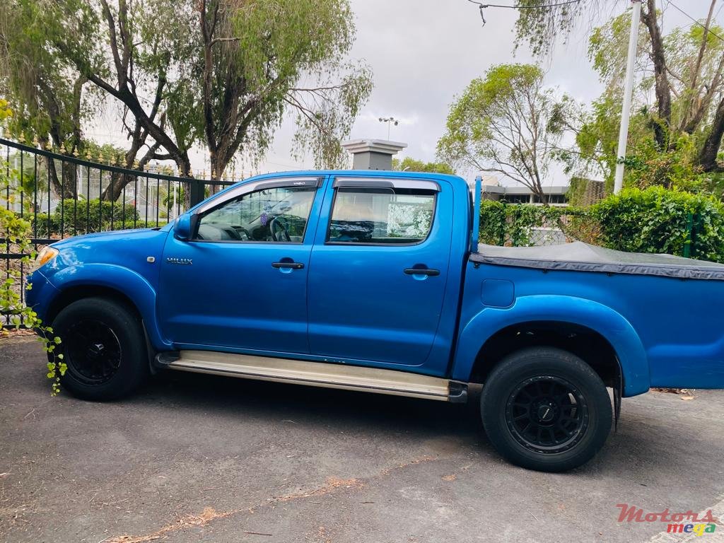 2006' Toyota Hilux any photo #3