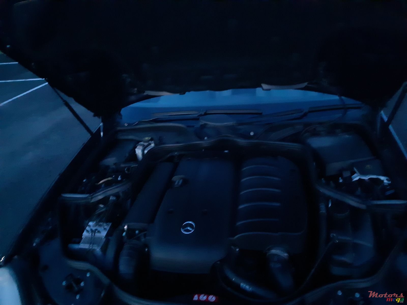 2004' Mercedes-Benz E-Class E270 cdi photo #3