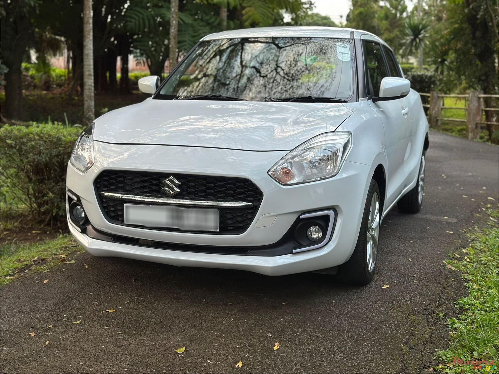 2021' Suzuki Swift photo #2