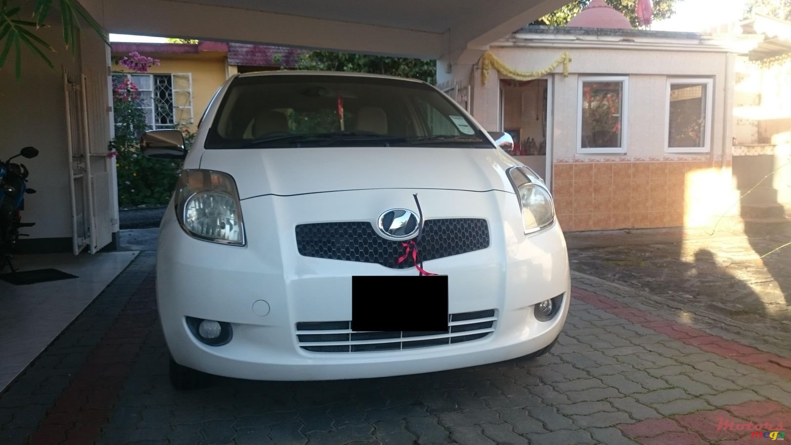 2006' Toyota Vitz photo #1