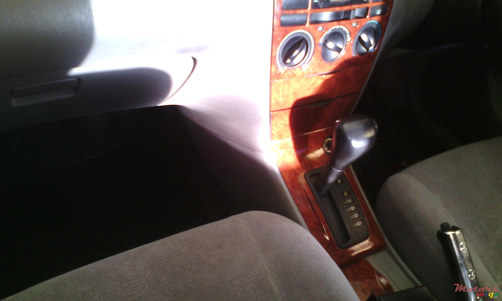 2000' Toyota Corolla NZE Japan photo #3