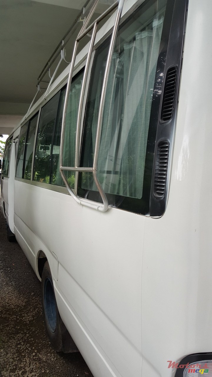 2005' Toyota photo #4