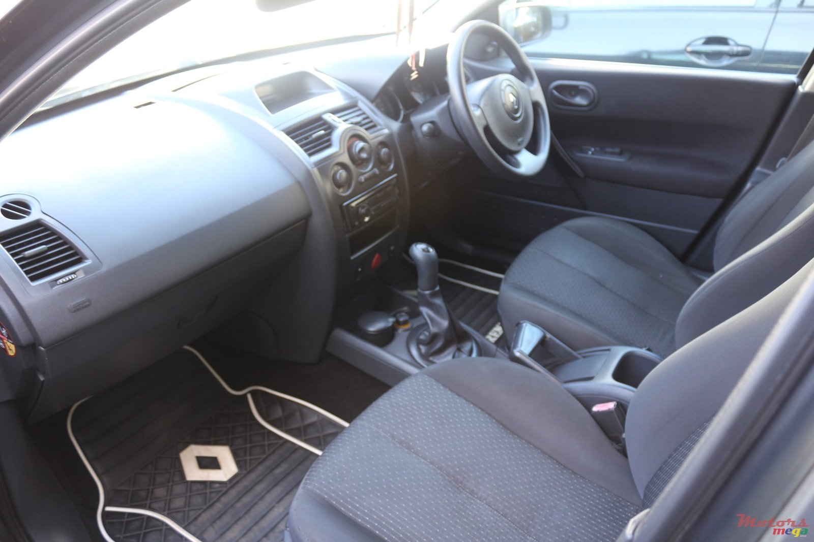 2006' Renault Megane photo #3