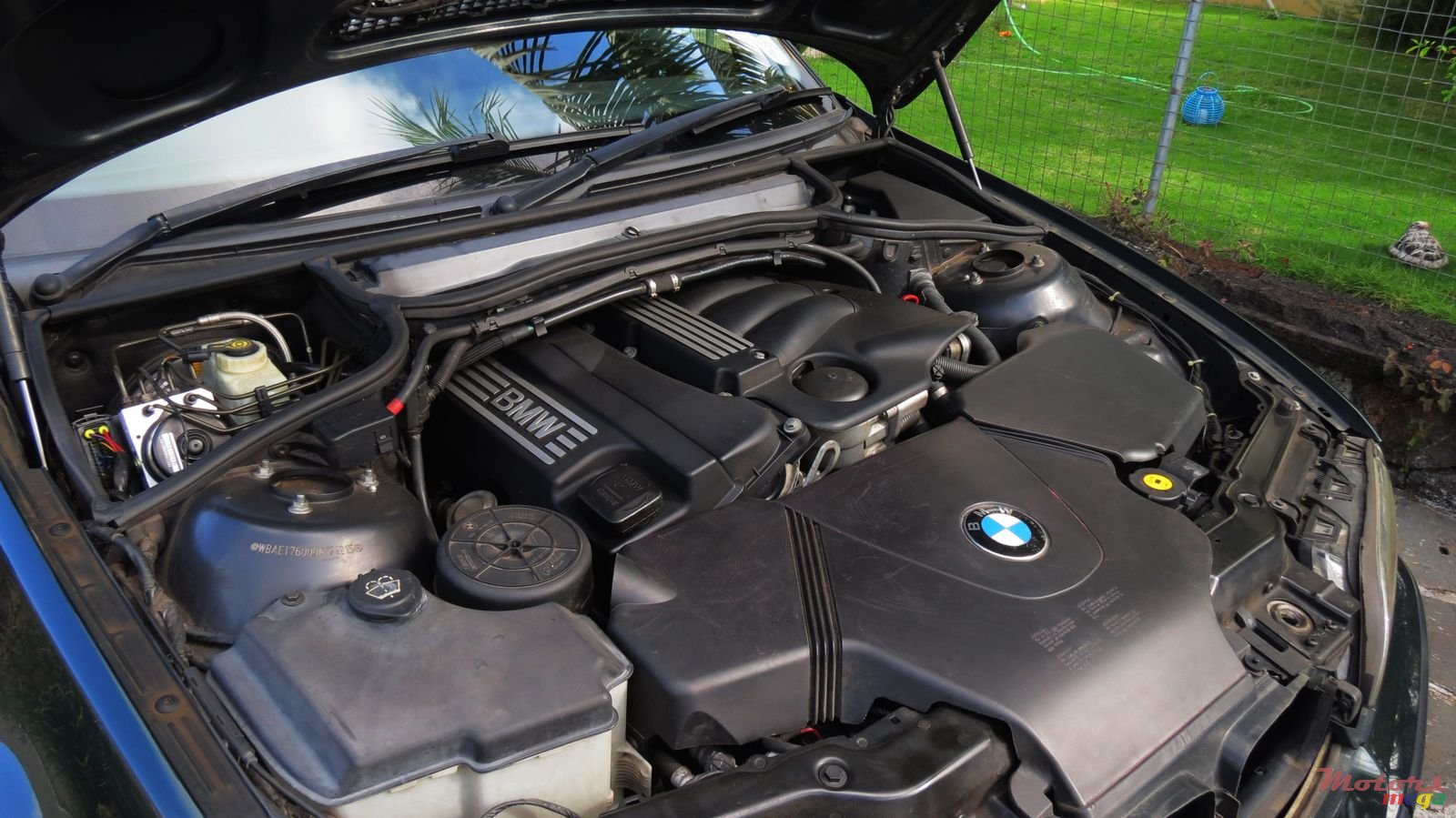 2005' BMW 318 photo #6