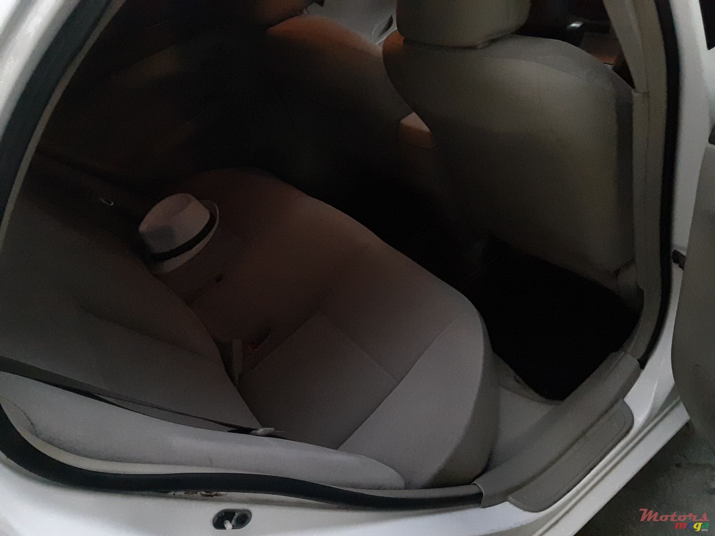 2009' Toyota Axio photo #3