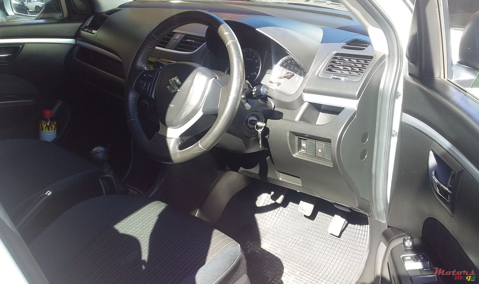 2016' Suzuki Swift photo #3