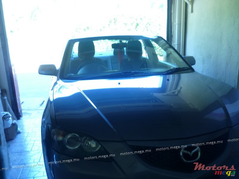 2005' Mazda 3 photo #1