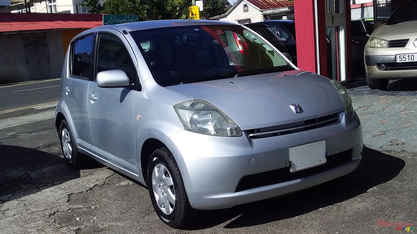 2005' Toyota Passo photo #1