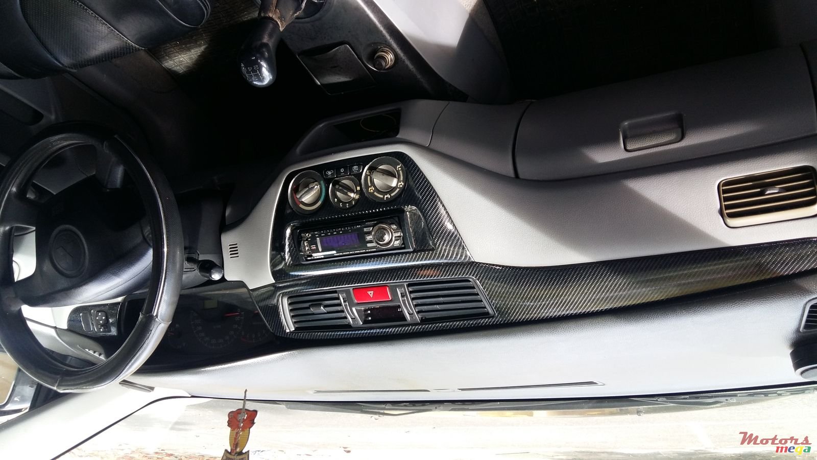 2004' Mitsubishi Lancer Glx photo #4