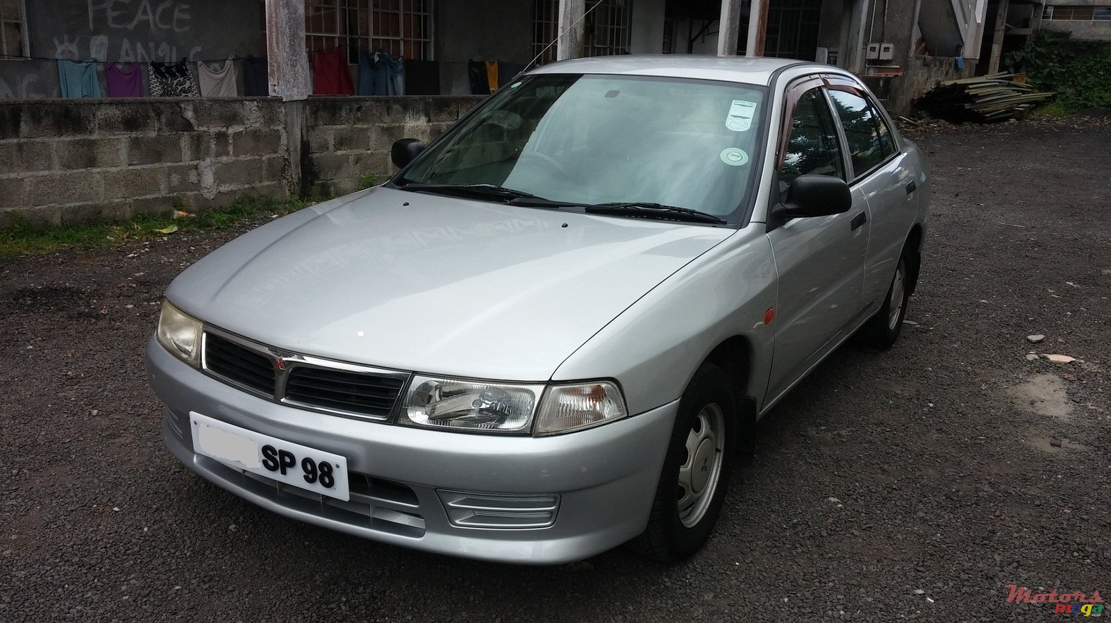 1998' Mitsubishi Lancer GL photo #1
