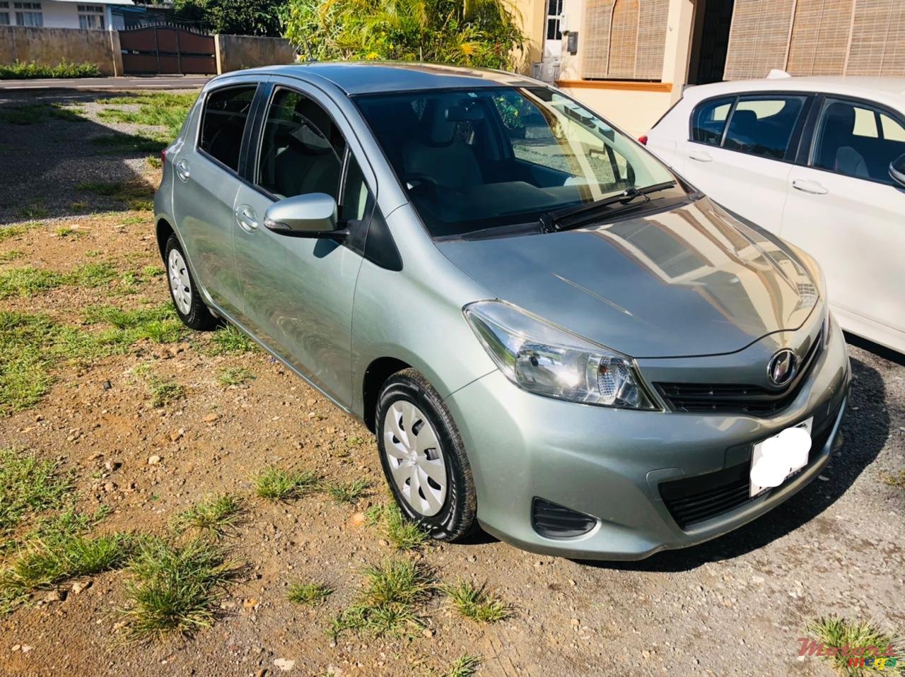 2011' Toyota Vitz photo #1