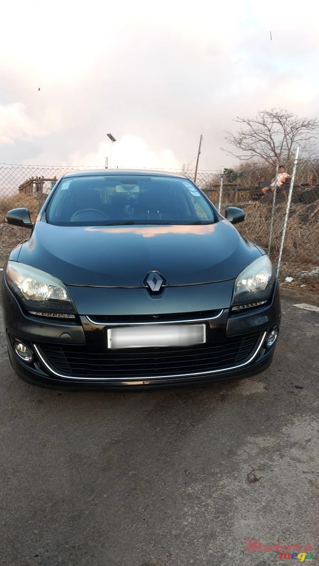 2014' Renault Megane photo #2