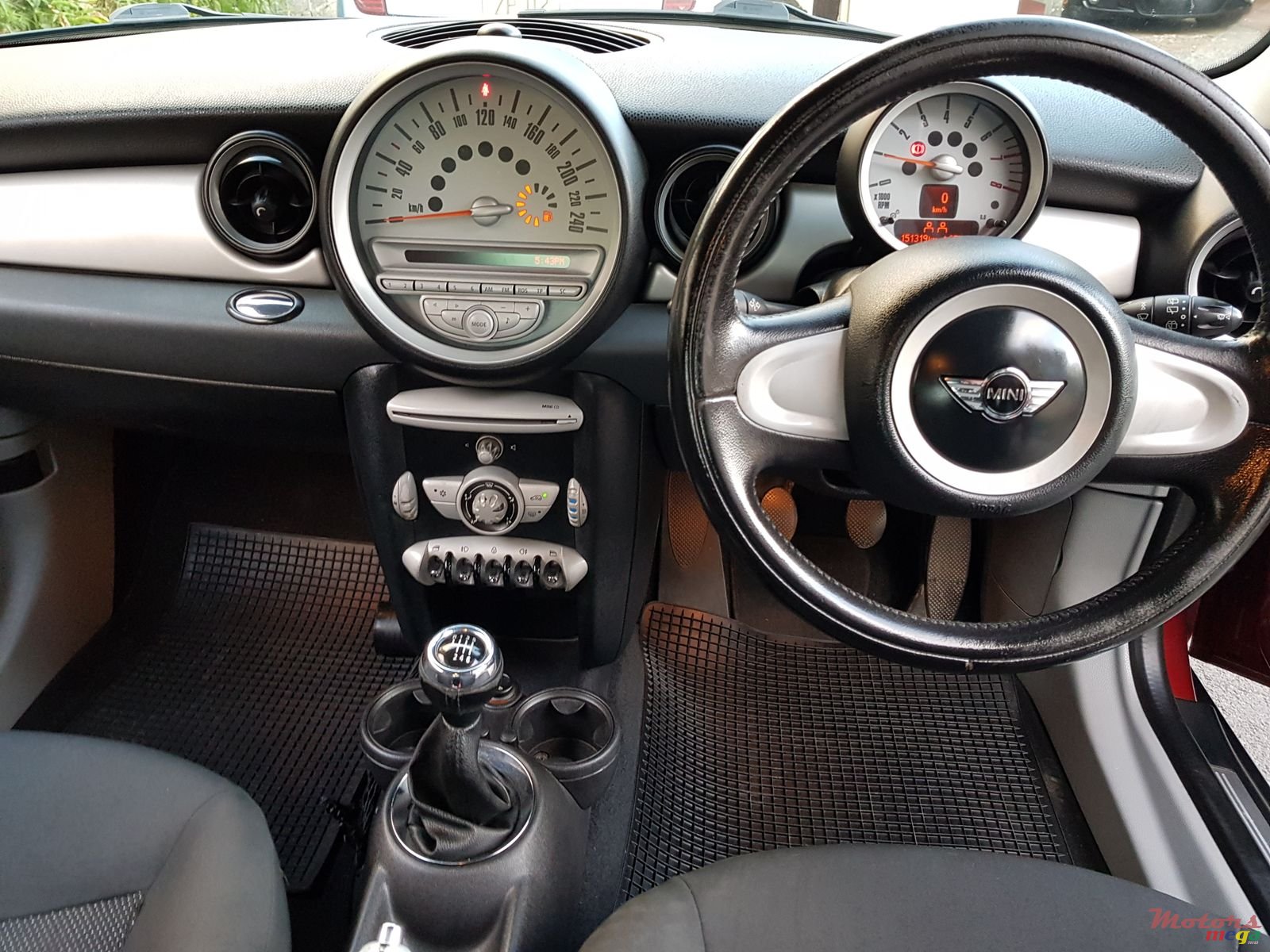 2010' MINI Cooper S photo #6