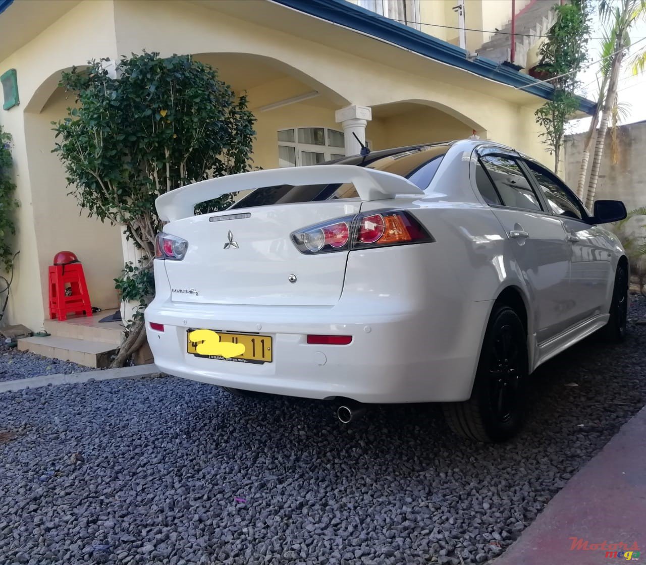 2011' Mitsubishi Lancer X photo #5