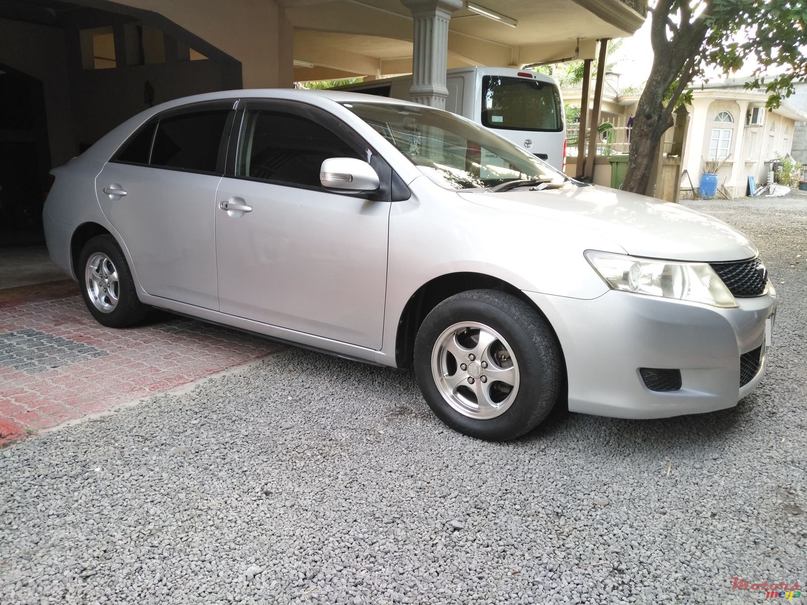 2008' Toyota Corolla Allion photo #2