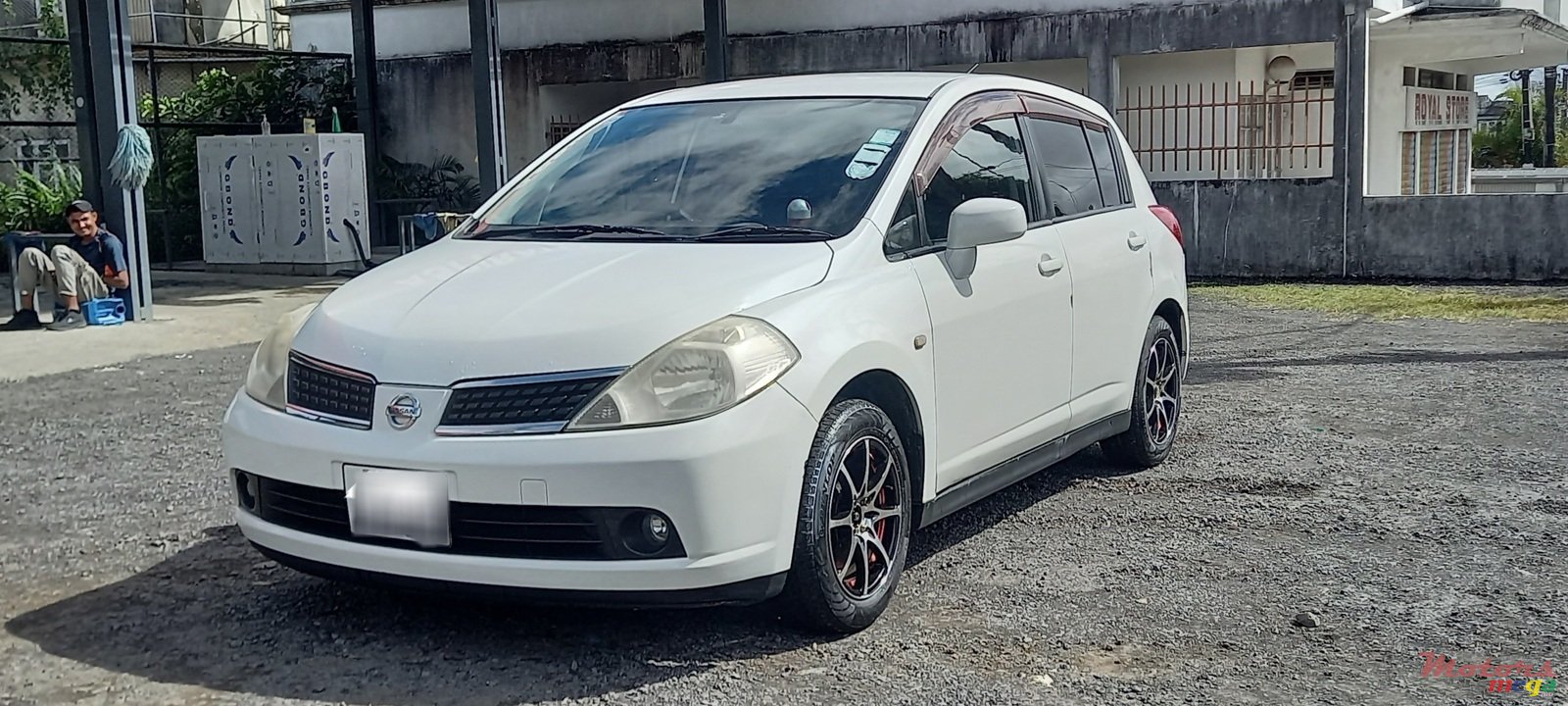 2006' Nissan Tiida photo #2