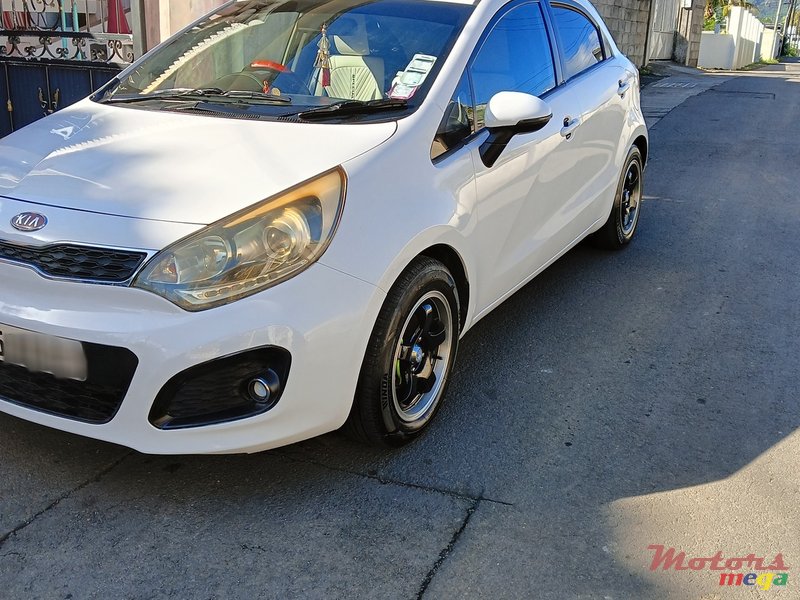 2012' Kia Rio photo #3
