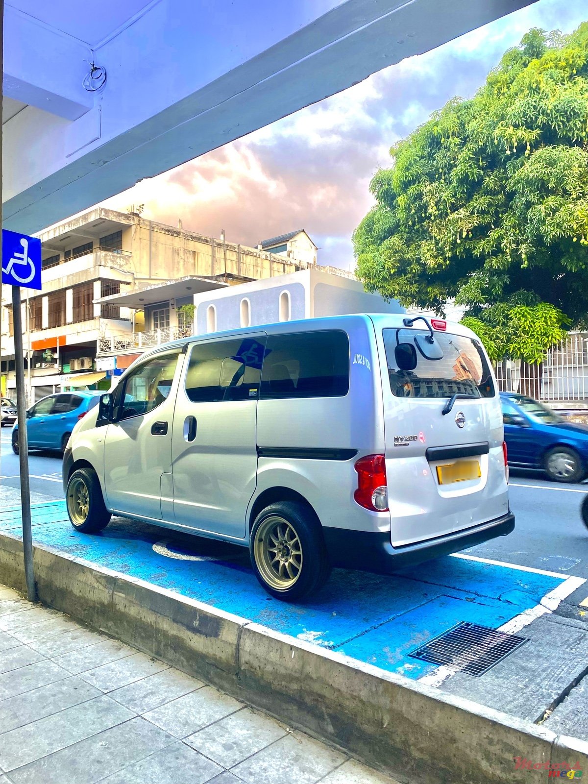 2014' Nissan photo #2