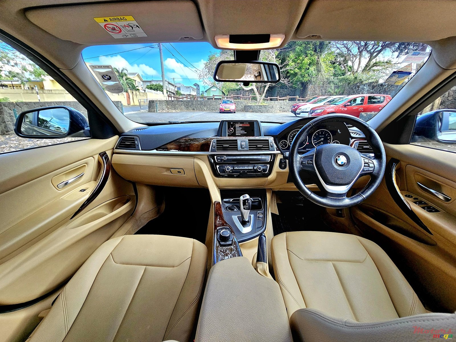 2016' BMW 318 photo #5