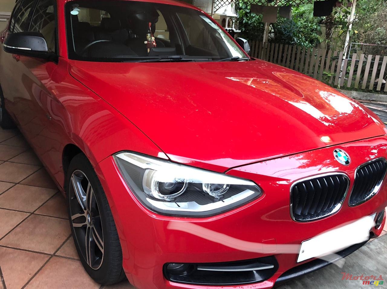 2011' BMW 118 photo #1