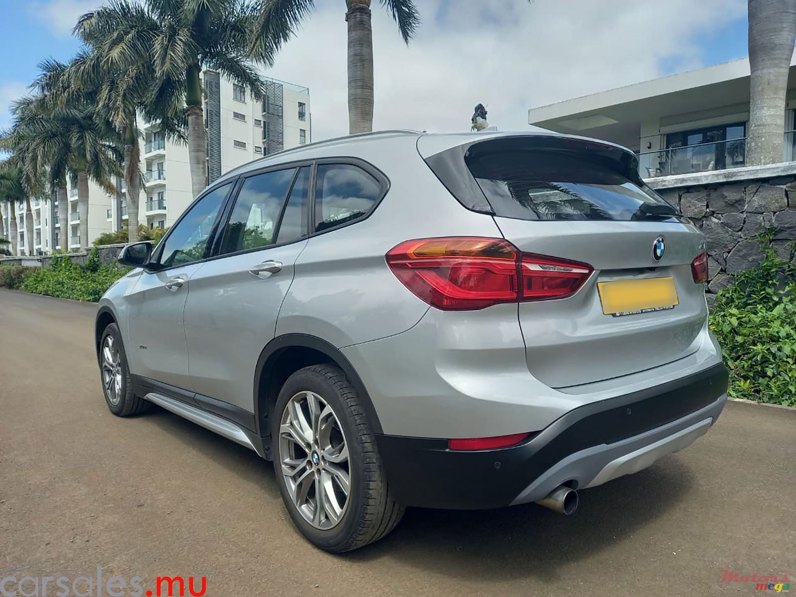 2017' BMW X1 SDrive 18i X Line 1.5 photo #3