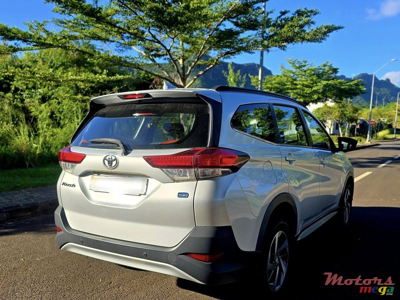 2018' Toyota Rush photo #4