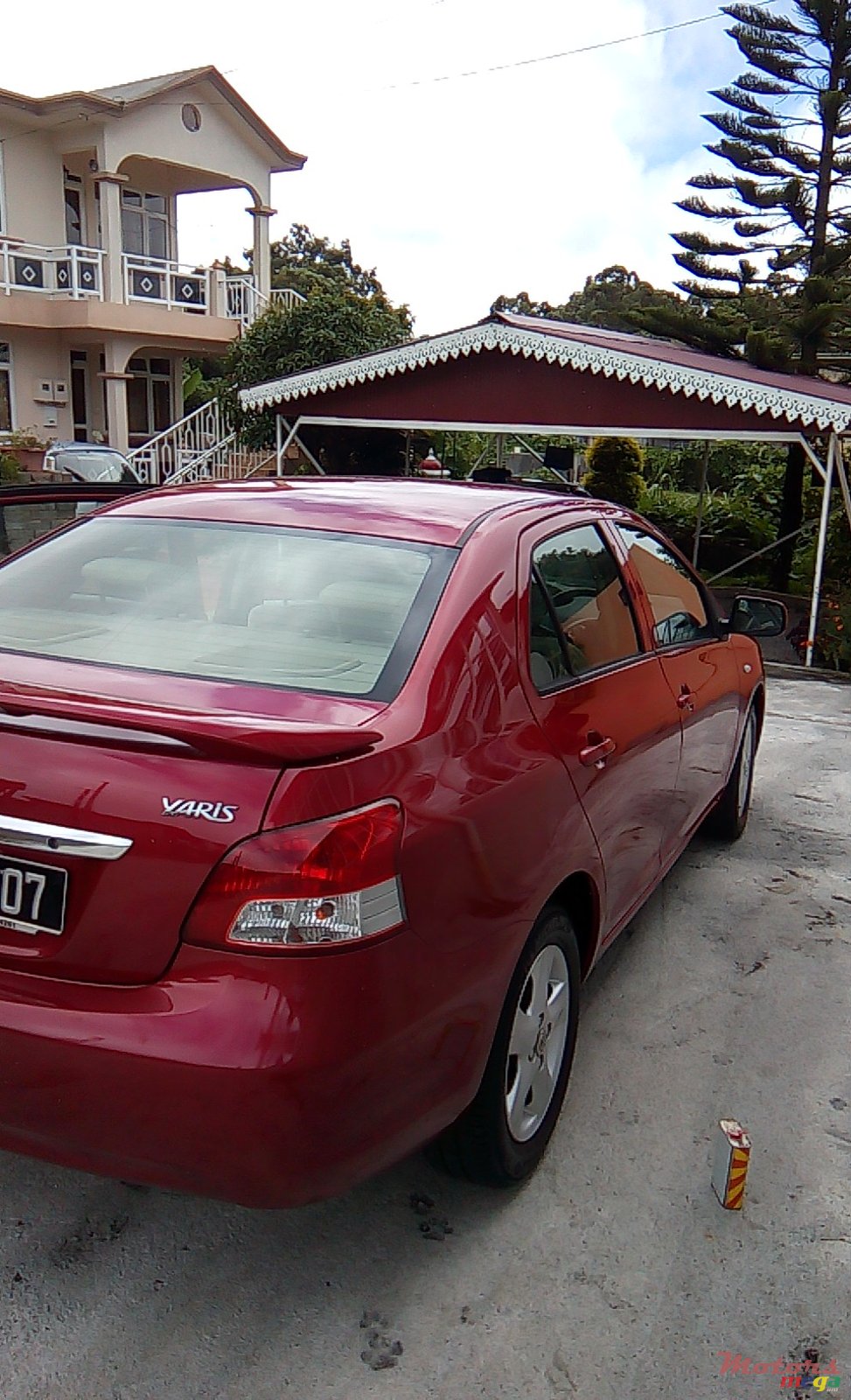 2007' Toyota Yaris photo #2