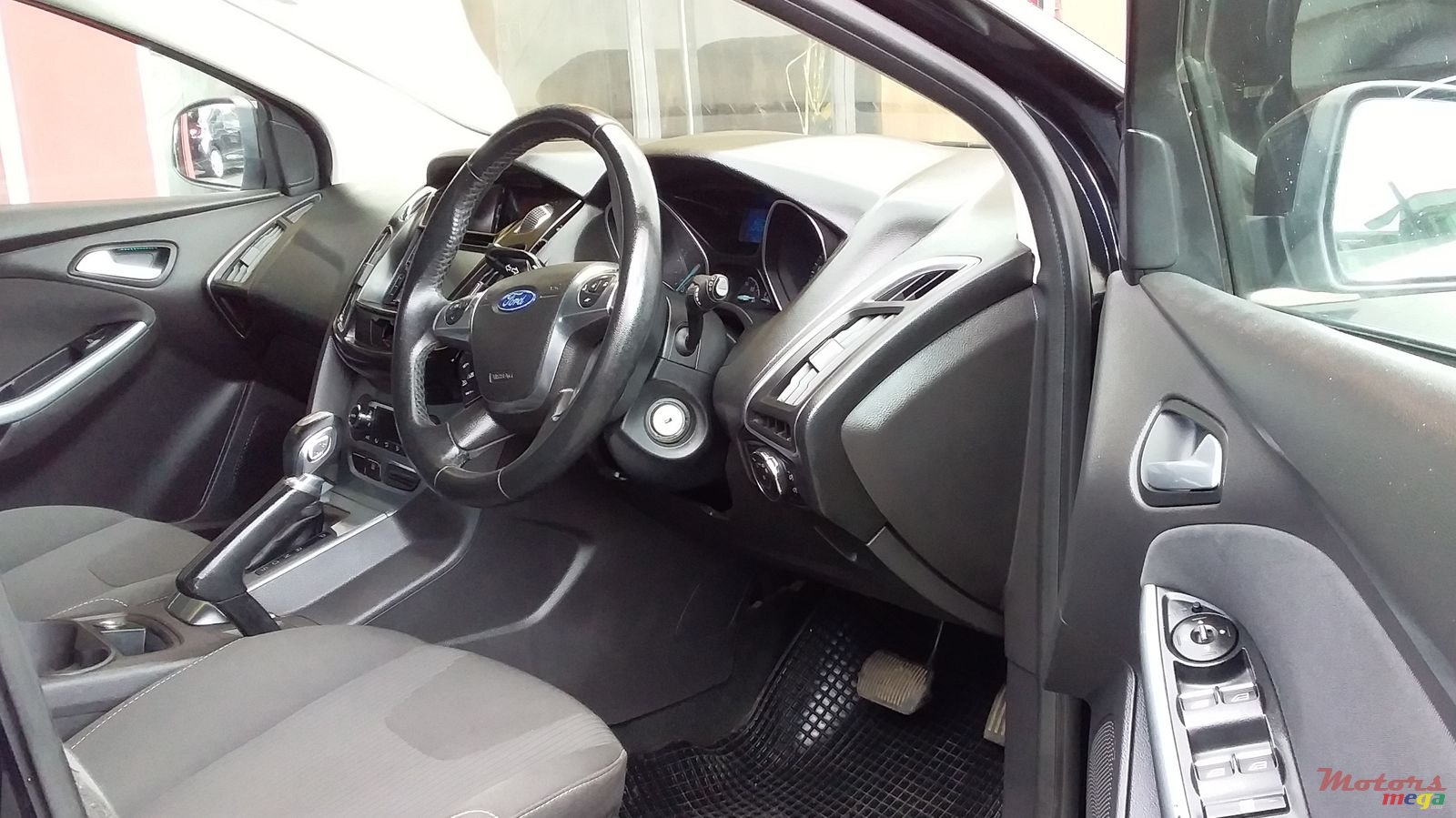 2013' Ford Focus photo #3