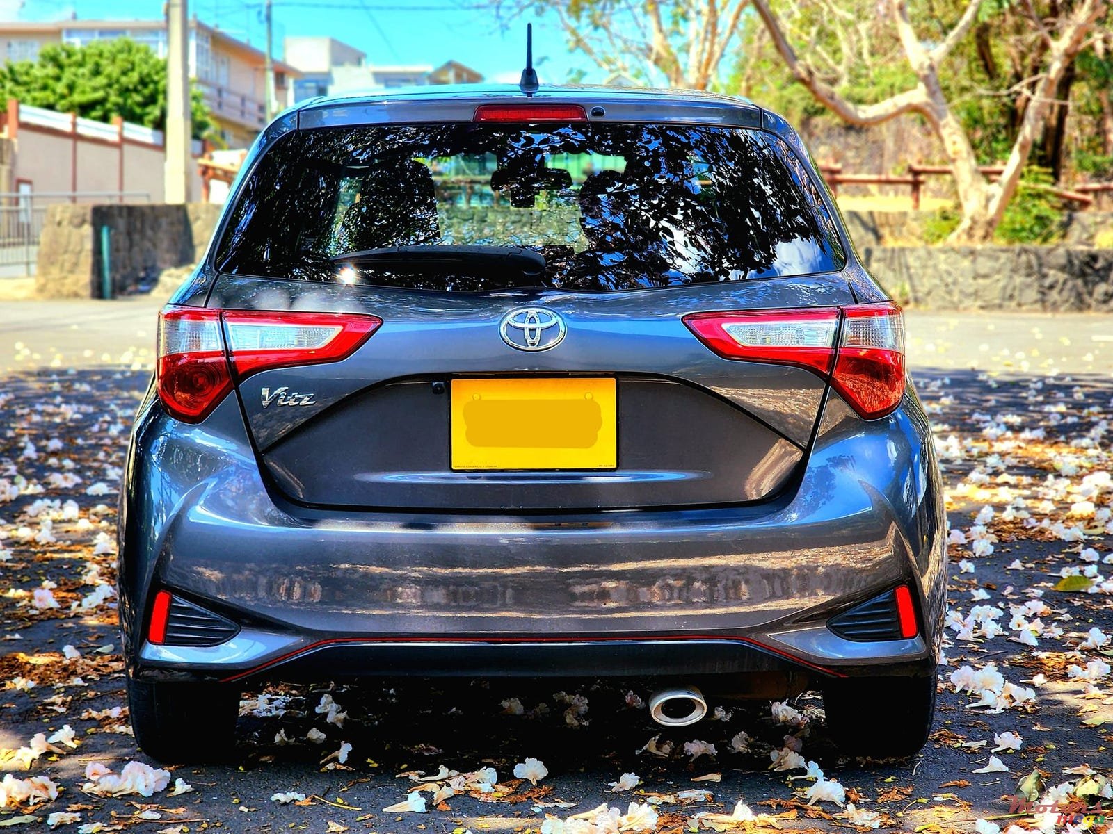 2017' Toyota Vitz photo #4