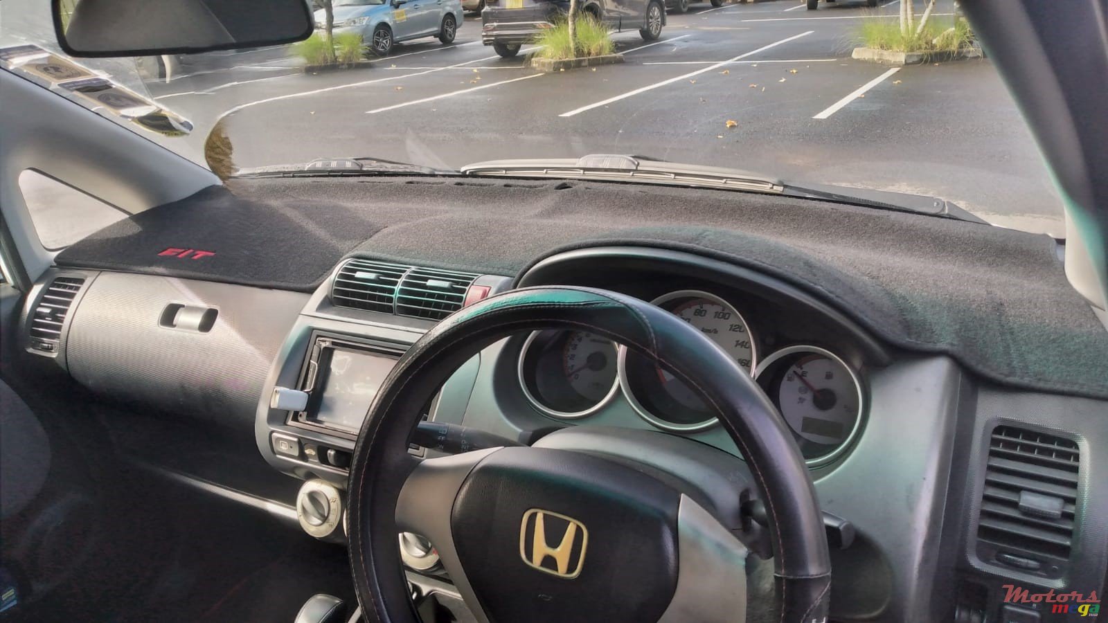 2004' Honda Fit photo #1