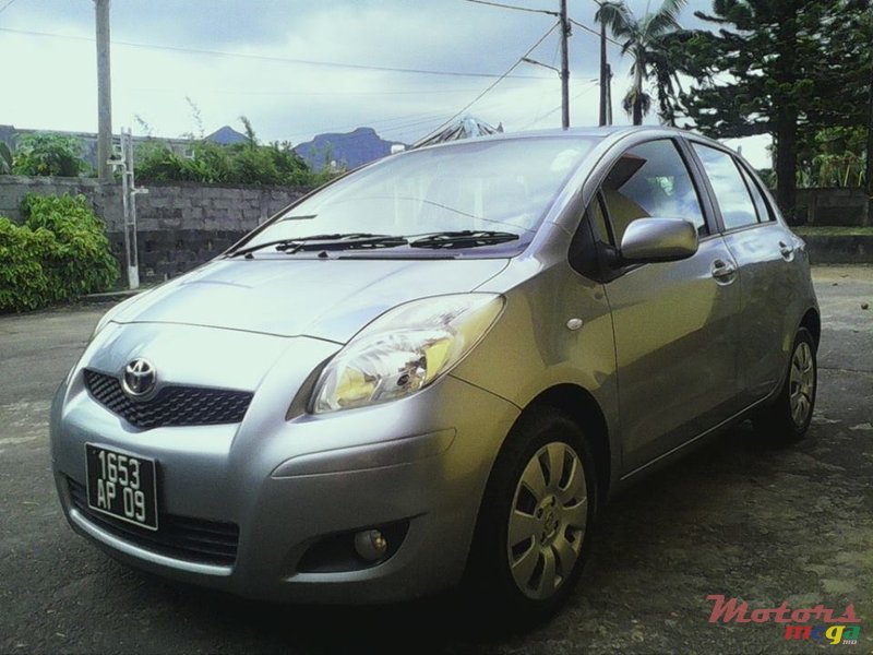 2009' Toyota Yaris vvti photo #2