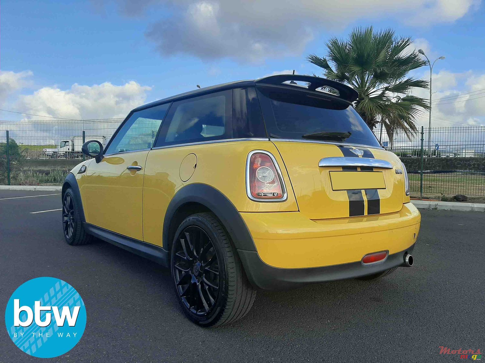 2010' MINI Cooper photo #3